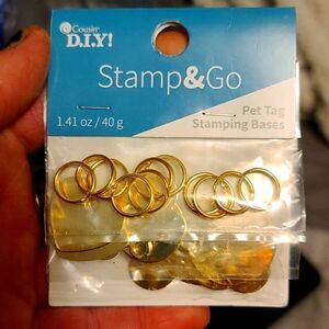 Cousin d.i.y pet tag stamping bases